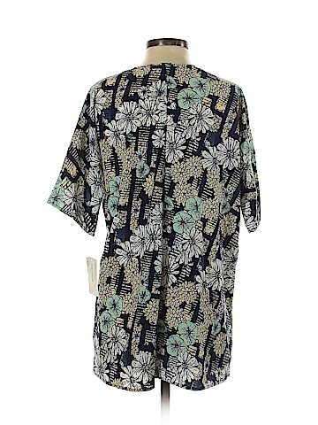 Lularoe Kimono (view 2)