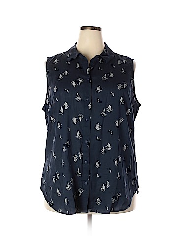 Croft & Barrow Plus Sleeveless Top (view 1)