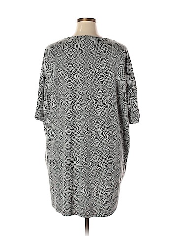 Lularoe Short Sleeve Top (view 2)