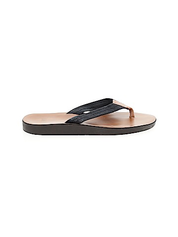 Gap Flip Flops (view 1)