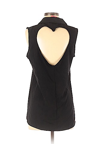 Catch My i Sleeveless Button-Down Shirt (view 2)