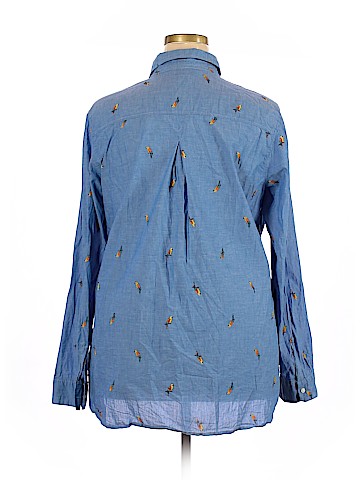 Old Navy Long Sleeve Button-Down Shirt (view 2)