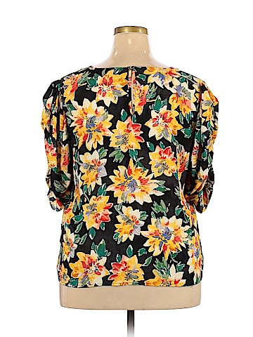 Ava & Viv Short Sleeve Blouse (view 2)