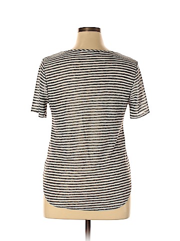 Charlotte Russe Short Sleeve T-Shirt (view 2)