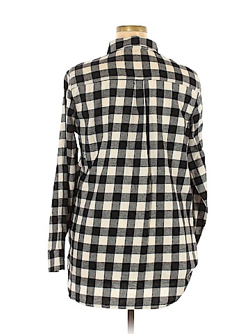 Old Navy Long Sleeve Button-Down Shirt (view 2)