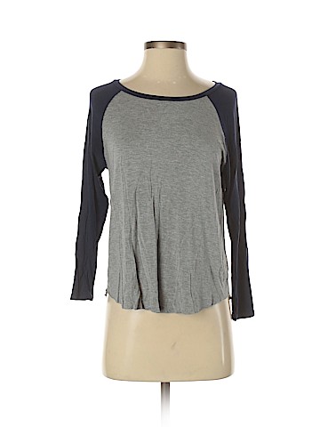 American Eagle Outfitters Long Sleeve T-Shirt (view 1)