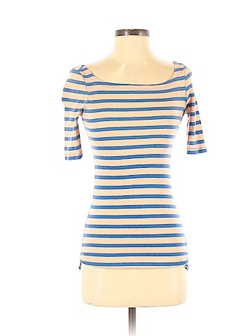 American Eagle Outfitters Short Sleeve T-Shirt (view 1)