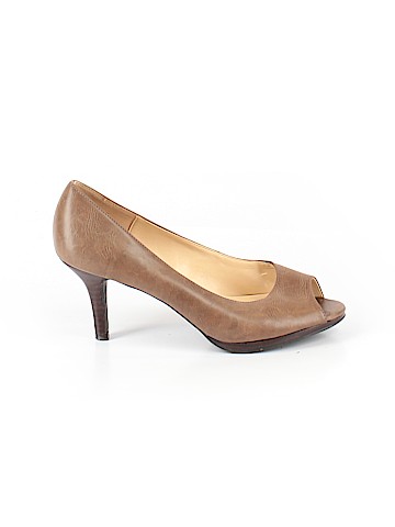 Kelly & Katie Heels (view 1)