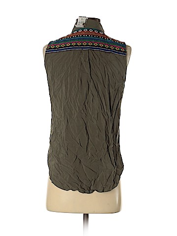 Full Tilt Short Sleeve Button-Down Shirt (view 2)