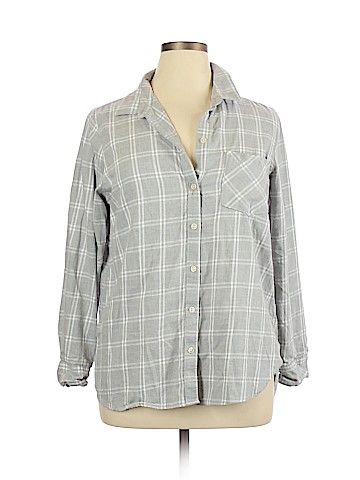 Old Navy Long Sleeve Button-Down Shirt (view 1)