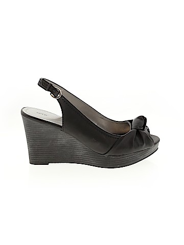 Apt. 9 Wedges (view 1)