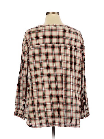 Old Navy Long Sleeve Button-Down Shirt (view 2)