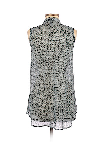 H&M Sleeveless Button-Down Shirt (view 2)
