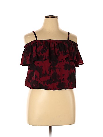 No Boundaries Sleeveless Blouse (view 1)