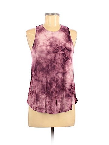 American Eagle Outfitters Sleeveless T-Shirt (view 1)