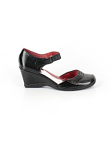 Kenneth Cole REACTION Wedges (view 1)