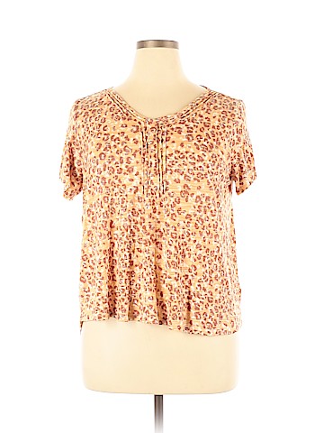 Cupio Short Sleeve Top (view 1)