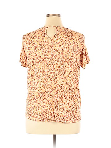 Cupio Short Sleeve Top (view 2)