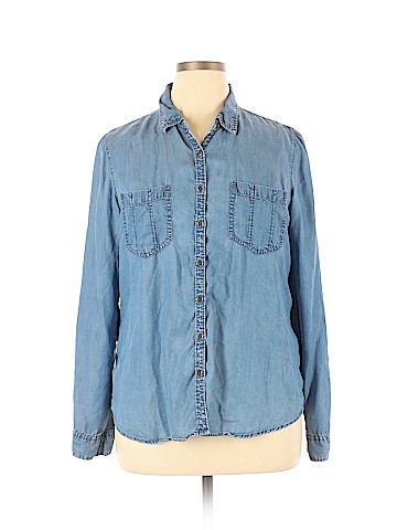 Maurices Long Sleeve Button-Down Shirt (view 1)