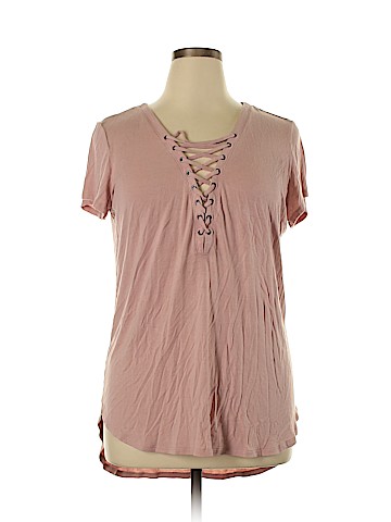 Maurices Short Sleeve T-Shirt (view 1)