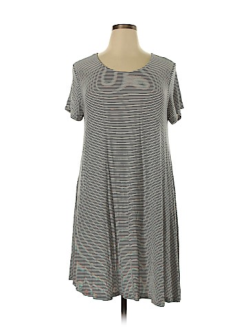 Old Navy Casual Dress (view 1)