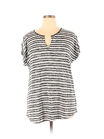 Old Navy Short Sleeve T-Shirt (view 1)