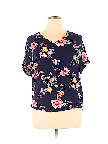 Kaileigh Short Sleeve Blouse (view 1)