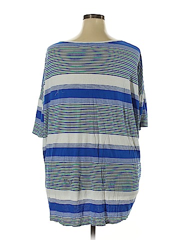 Lularoe Short Sleeve Top (view 2)