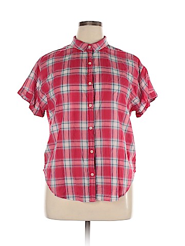 Universal Thread Short Sleeve Button-Down Shirt (view 1)