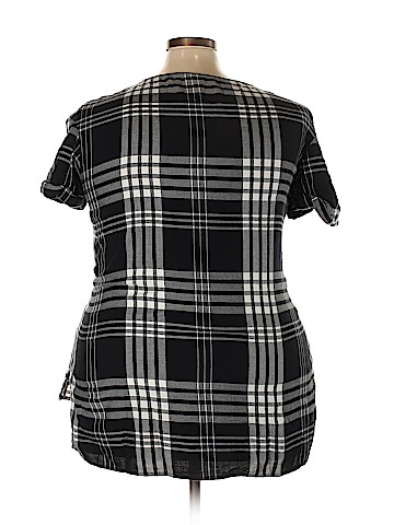 Liz Lange Maternity for Target Short Sleeve Blouse (view 2)