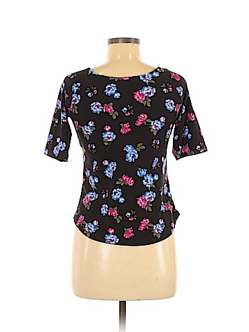 No Boundaries Short Sleeve Top (view 2)