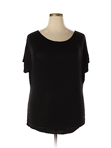 Leggings Queen Short Sleeve Top (view 1)