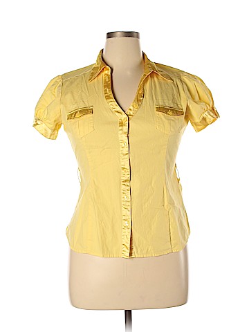 Iz Byer Short Sleeve Button-Down Shirt (view 1)