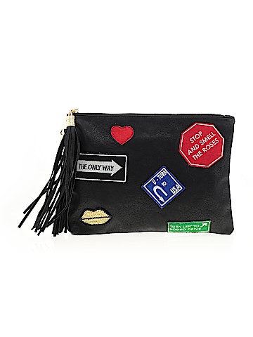 Unbranded Wristlet (view 1)