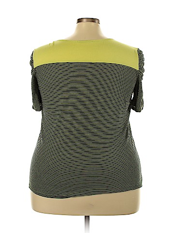 Femme by tresics Short Sleeve Top (view 2)