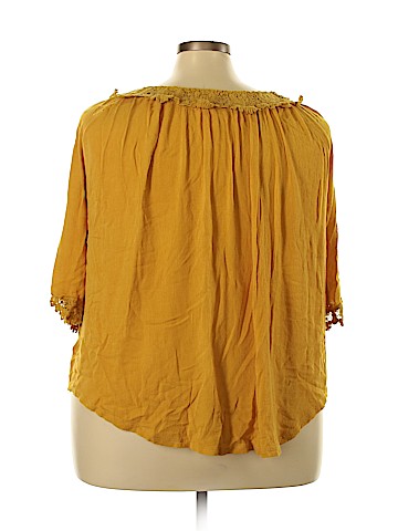 Araza 3/4 Sleeve Blouse (view 2)