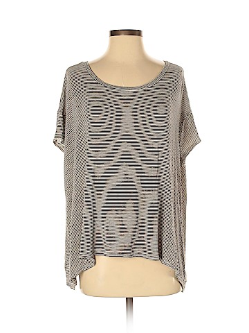 American Eagle Outfitters Short Sleeve T-Shirt (view 1)