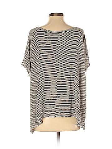 American Eagle Outfitters Short Sleeve T-Shirt (view 2)