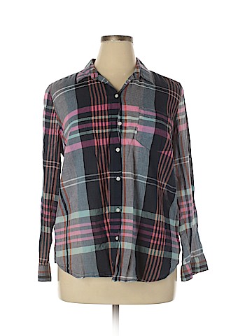 Old Navy Long Sleeve Button-Down Shirt (view 1)