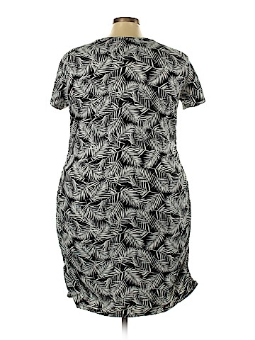 Old Navy Casual Dress (view 2)