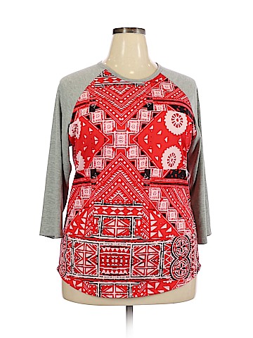 Lularoe 3/4 Sleeve T-Shirt (view 1)