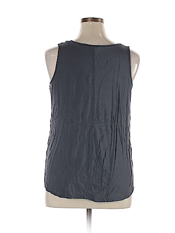 Old Navy Sleeveless T-Shirt (view 2)