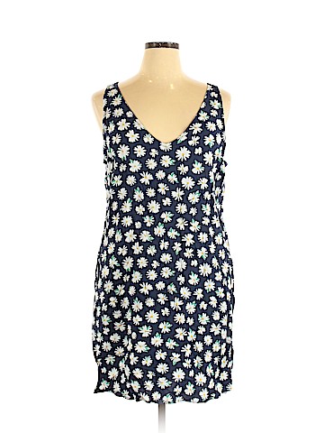 Old Navy Casual Dress (view 1)