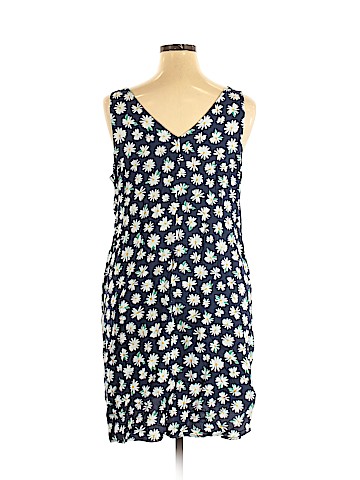 Old Navy Casual Dress (view 2)