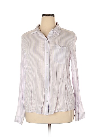 Universal Thread Long Sleeve Button-Down Shirt (view 1)