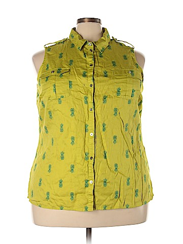 Jaclyn Smith Sleeveless Blouse (view 1)