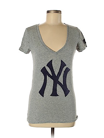 Victoria's Secret Pink Short Sleeve T-Shirt (view 1)