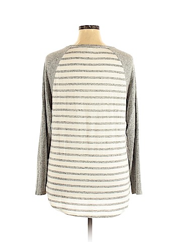 Old Navy Long Sleeve T-Shirt (view 2)