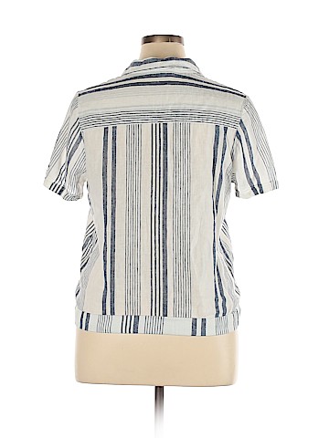 Universal Thread Short Sleeve Button-Down Shirt (view 2)