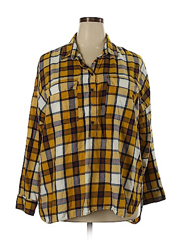 Old Navy Long Sleeve Button-Down Shirt (view 1)